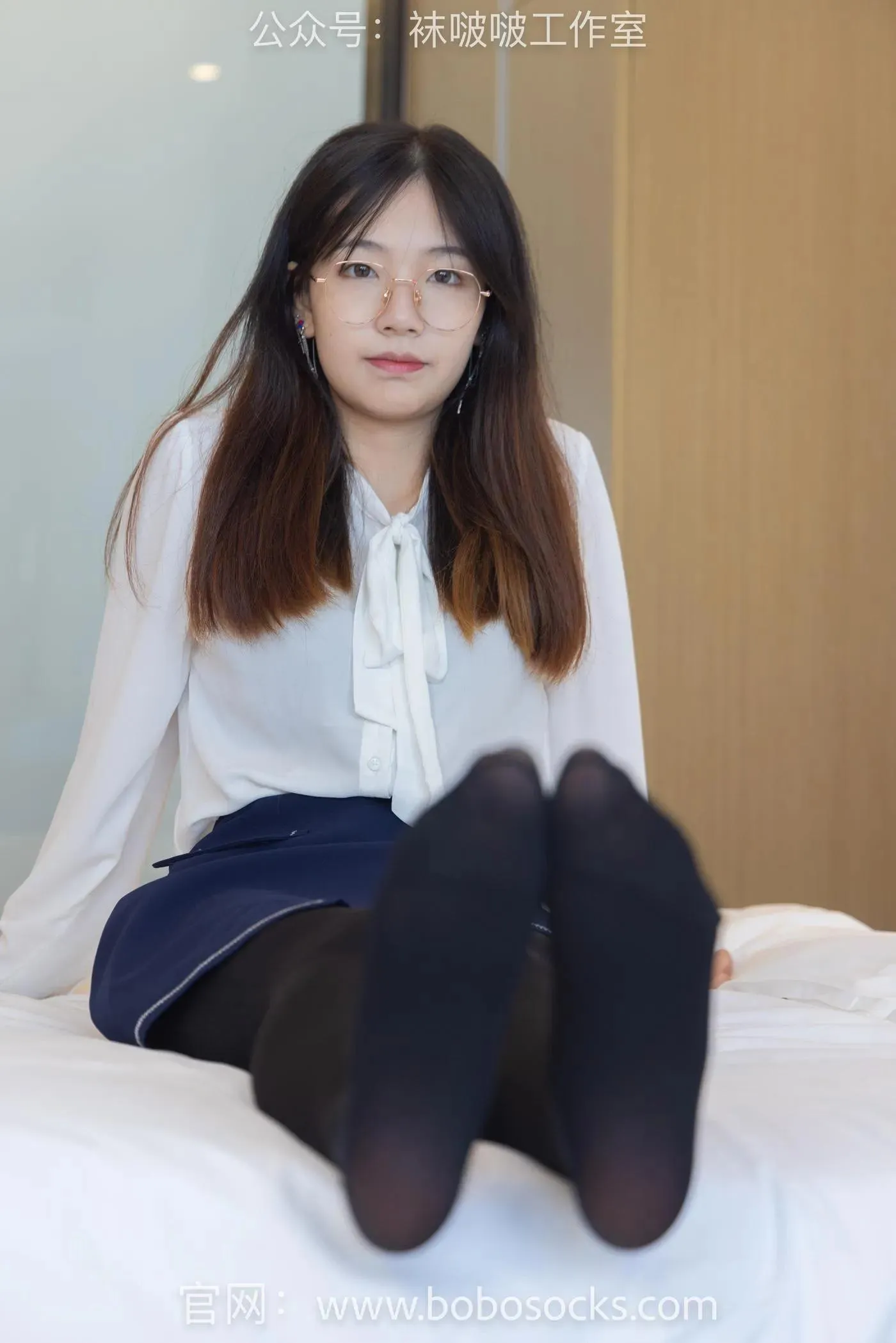 [BoBoSocks袜啵啵]NO.114 小甜豆-高跟鞋、帆布鞋、肉丝、厚黑丝 [175P]插图3